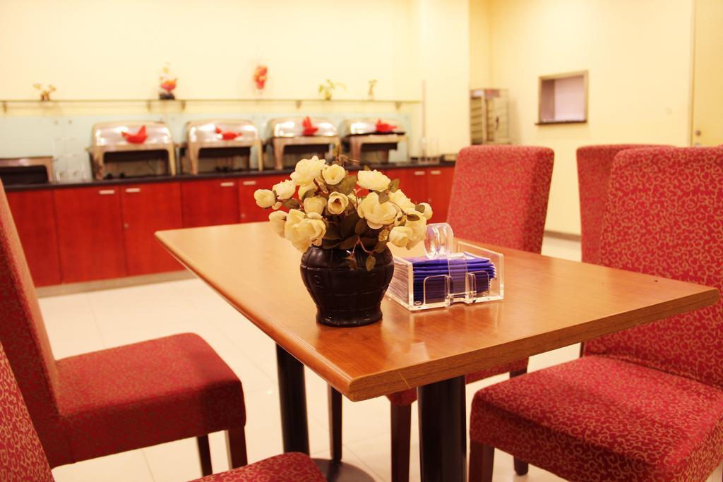 ฮั่นถิง โฮเทล เซี่ยงไฮ้ จิ่นเฉียว หยางเกา จงโร้ด Hotel ภายนอก รูปภาพ